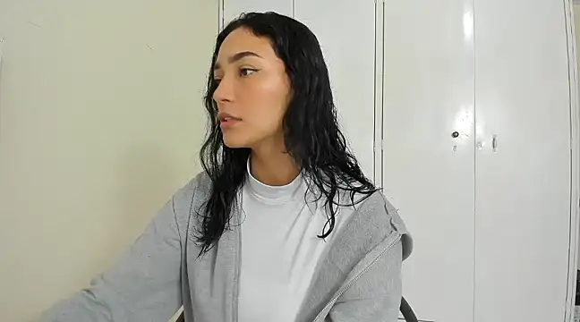 Snapshot of ASIAM_BRUNET chatting on 02/22/25, 01:13 ASIAM BRUNET online show from 02/22/25, 01:13