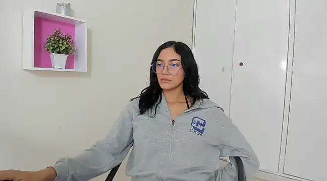 Snapshot of ASIAM_BRUNET chatting on 03/01/25, 01:07 ASIAM BRUNET online show from 03/01/25, 01:07