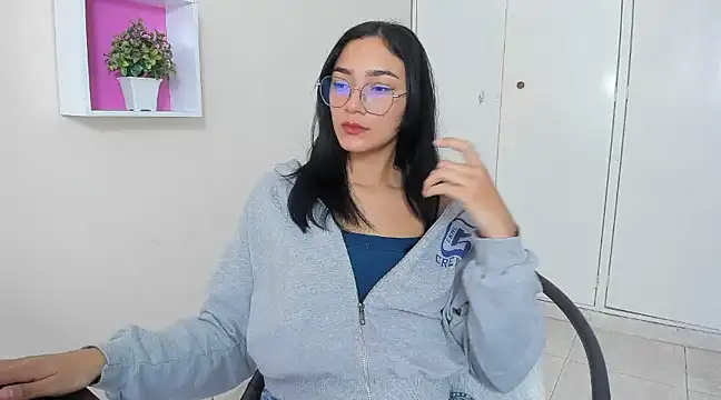 Snapshot of ASIAM_BRUNET chatting on 03/04/25, 01:59 ASIAM BRUNET online show from 03/04/25, 01:59