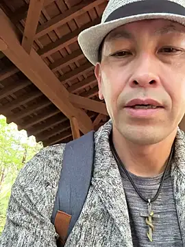 Hideen-real-face online show from 10/12/25, 02:32