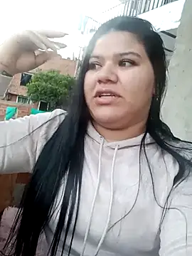 Snapshot of mile_uribe chatting on 10/08/25, 10:51 mile uribe online show from 10/08/25, 10:51