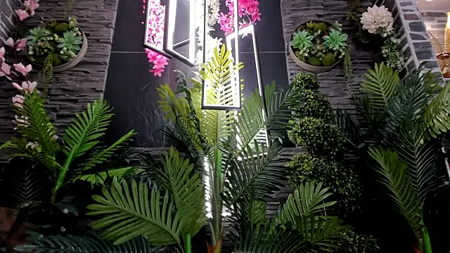Eva Coluccy online show from 01/07/25, 03:44