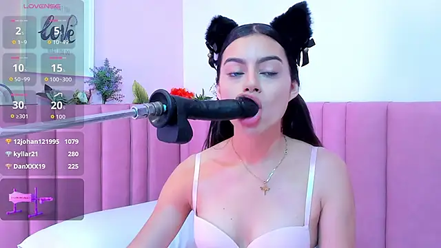 Snapshot of isabella_santos1 chatting on 10/17/25, 04:26 isabella santos1 online show from 10/17/25, 04:26