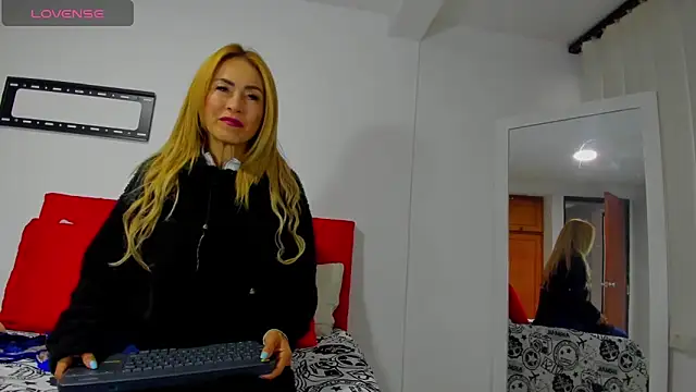 Snapshot of emagarcia chatting on 10/26/25, 11:16 emagarcia online show from 10/26/25, 11:16