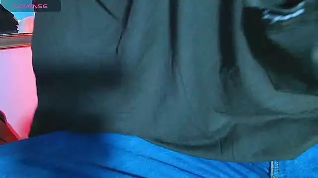 Snapshot of Jefer_rick_ chatting on 10/17/25, 05:59 Jefer rick  online show from 10/17/25, 05:59