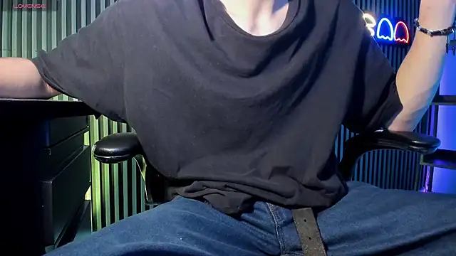 Snapshot of Jefer_rick_ chatting on 10/29/25, 12:51 Jefer rick  online show from 10/29/25, 12:51