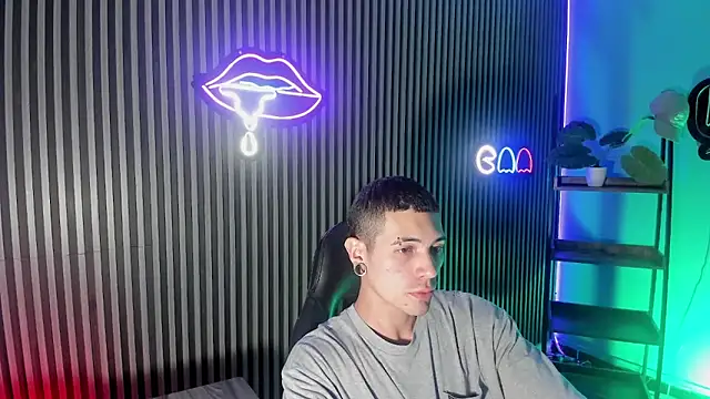 Snapshot of Jefer_rick_ chatting on 12/15/25, 12:53 Jefer rick online show from 12/15/25, 12:53