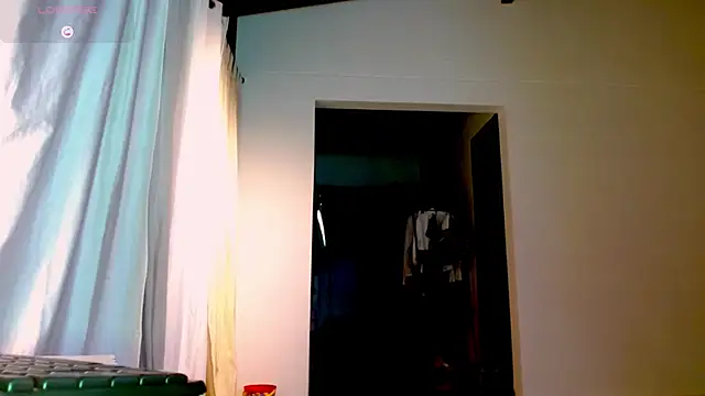 Snapshot of greyslopez chatting on 12/03/24, 01:52 greyslopez online show from 12/03/24, 01:52