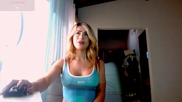 Snapshot of greyslopez chatting on 01/15/25, 10:02 greyslopez online show from 01/15/25, 10:02