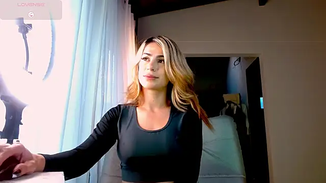 Snapshot of greyslopez chatting on 01/16/25, 10:02 greyslopez online show from 01/16/25, 10:02