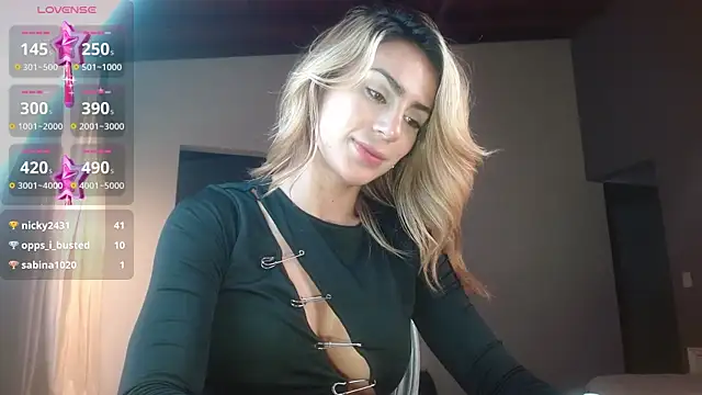 Snapshot of greyslopez chatting on 02/12/25, 03:40 greyslopez online show from 02/12/25, 03:40