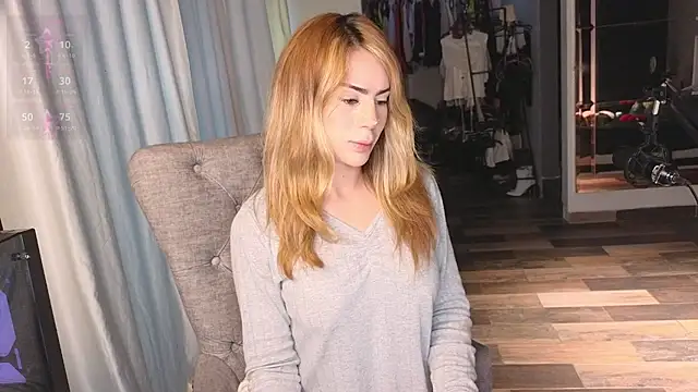 Snapshot of greyslopez chatting on 10/15/25, 07:47 greyslopez online show from 10/15/25, 07:47