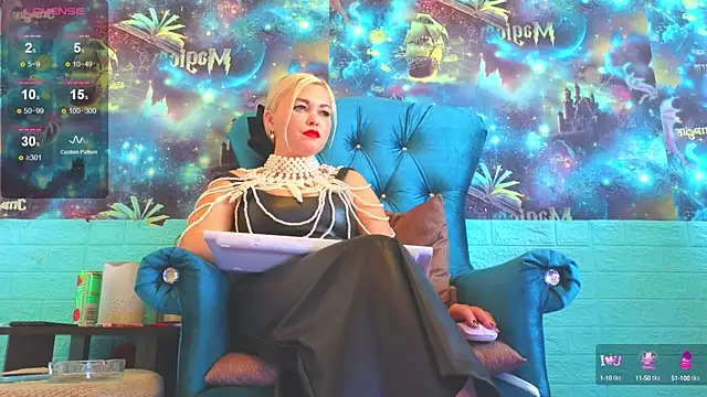 Snapshot of Snow_Goddess chatting on 10/12/25, 03:49 Snow Goddess online show from 10/12/25, 03:49