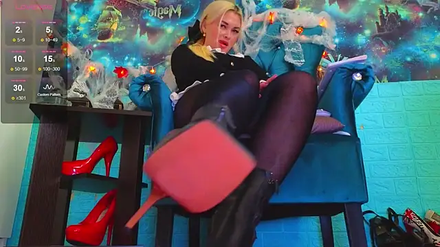 Snapshot of Snow_Goddess chatting on 10/24/25, 04:31 Snow Goddess online show from 10/24/25, 04:31