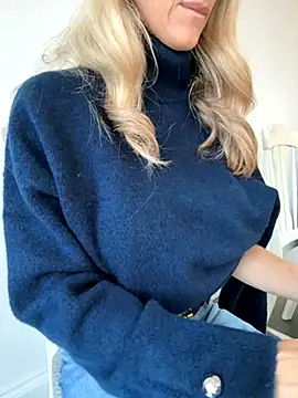 mollywilde online show from 11/24/25, 08:47