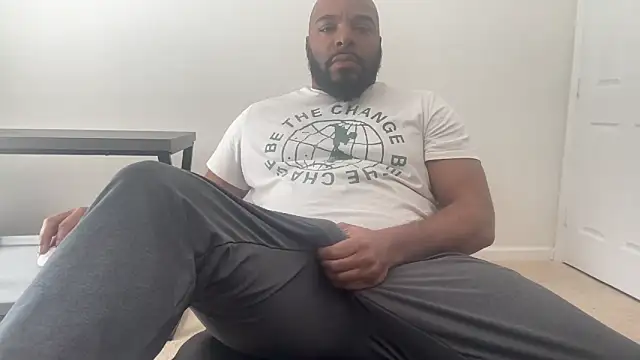 Snapshot of Bbcfun44 chatting on 10/22/25, 05:45 Bbcfun44 online show from 10/22/25, 05:45