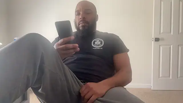 Snapshot of Bbcfun44 chatting on 11/12/25, 08:30 Bbcfun44 online show from 11/12/25, 08:30