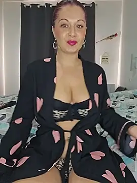 Snapshot of Chaudesquirt chatting on 11/14/25, 03:00 Chaudesquirt online show from 11/14/25, 03:00