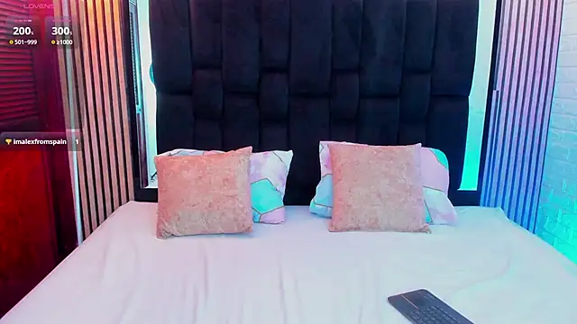 Snapshot of Isabella_Flores chatting on 09/14/25, 12:54 Isabella Flores online show from 09/14/25, 12:54