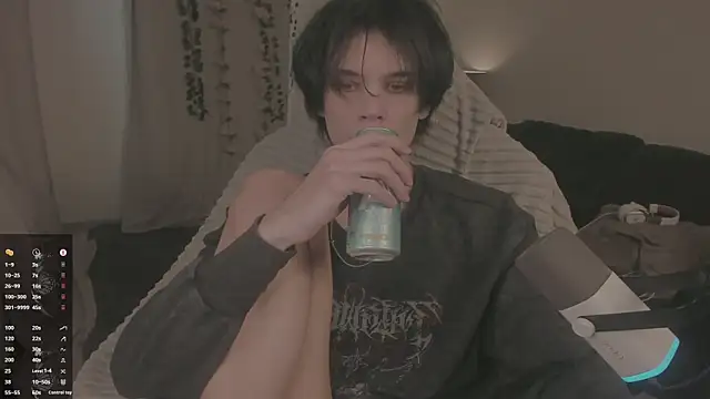 Snapshot of Wampeyes chatting on 10/03/25, 01:41 Wampeyes online show from 10/03/25, 01:41