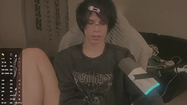 Snapshot of Wampeyes chatting on 10/24/25, 10:00 Wampeyes online show from 10/24/25, 10:00