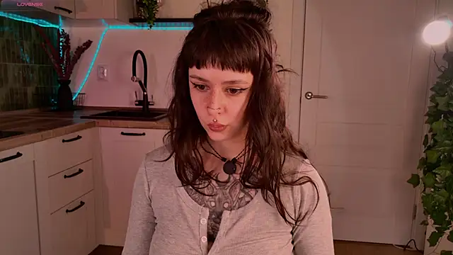 MichaellaMoon online show from 05/16/26, 02:49