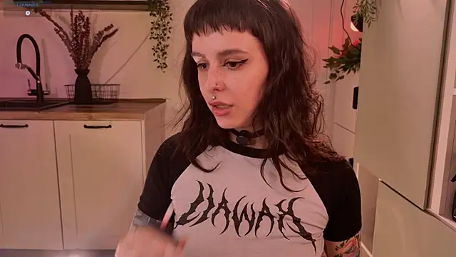 MichaellaMoon online show from 06/09/26, 07:14