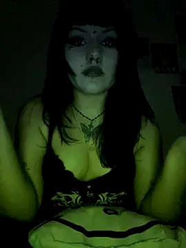 Snapshot of belletotosa chatting on 11/18/25, 01:33 belletotosa online show from 11/18/25, 01:33