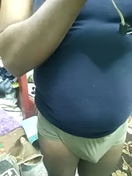 Snapshot of ShelfyOfferer chatting on 12/14/25, 06:34 ShelfyOfferer online show from 12/14/25, 06:34