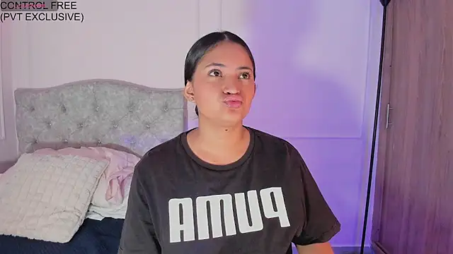 Snapshot of Isa_squirt1 chatting on 10/10/25, 02:54 Isa squirt1 online show from 10/10/25, 02:54