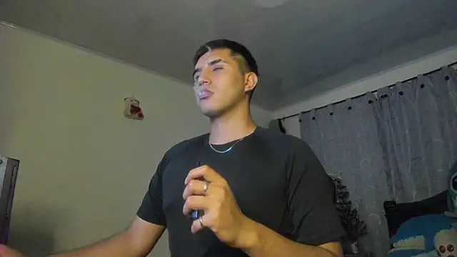 Snapshot of Chris_Maddox chatting on 12/07/24, 12:41 Chris Maddox online show from 12/07/24, 12:41