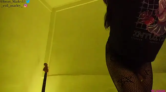 Evil Queen13 online show from 12/16/24, 10:18