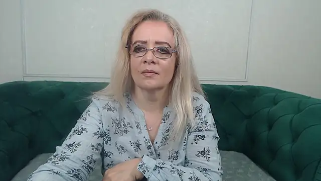 IvanaCharm online show from 09/22/25, 03:30