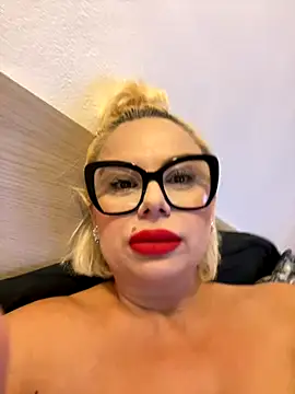 luna 14 online show from 09/27/25, 06:57