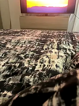 luna 14 online show from 10/04/25, 01:42