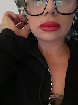 luna 14 online show from 10/14/25, 06:58