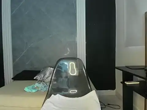 Snapshot of YummyDuooo chatting on 03/01/25, 04:54 YummyDuooo online show from 03/01/25, 04:54