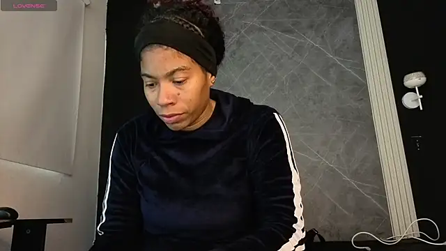 Snapshot of YummyDuooo chatting on 11/23/25, 11:54 YummyDuooo online show from 11/23/25, 11:54