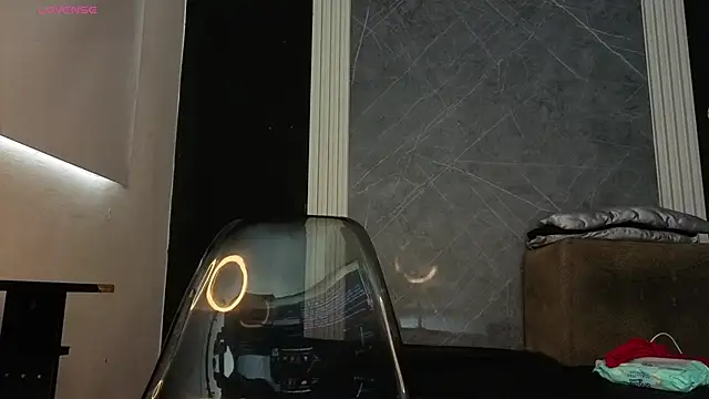 Snapshot of YummyDuooo chatting on 11/28/25, 04:42 YummyDuooo online show from 11/28/25, 04:42