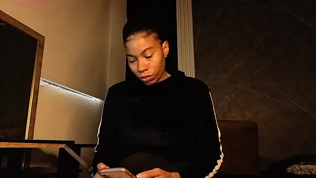 Snapshot of YummyDuooo chatting on 11/29/25, 11:57 YummyDuooo online show from 11/29/25, 11:57