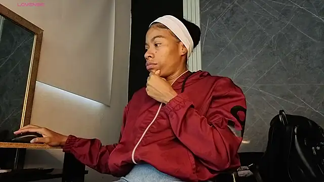 Snapshot of YummyDuooo chatting on 12/04/25, 11:52 YummyDuooo online show from 12/04/25, 11:52