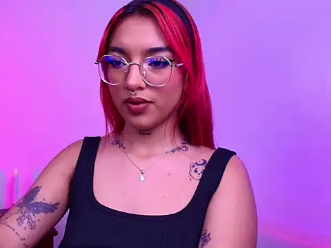 Snapshot of sofia_blossom chatting on 02/04/25, 05:10 sofia blossom online show from 02/04/25, 05:10