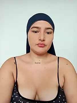 Snapshot of Celeste_camila18 chatting on 11/18/25, 02:32 Celeste camila18 online show from 11/18/25, 02:32