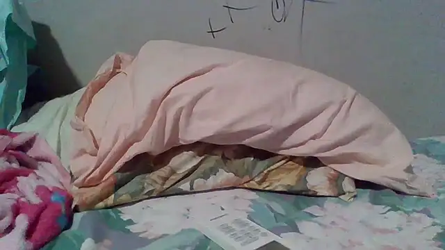 Snapshot of Whiper2024 chatting on 09/30/25, 04:39 Whiper2024 online show from 09/30/25, 04:39