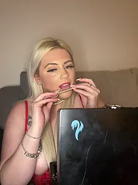 Blondiee3088 online show from 12/09/24, 05:08