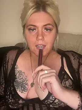 Blondiee3088 online show from 01/11/25, 11:13