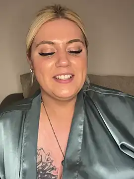 Blondiee3088 online show from 03/03/25, 04:35