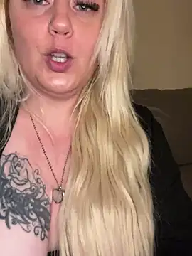 Blondiee3088 online show from 03/06/25, 06:59