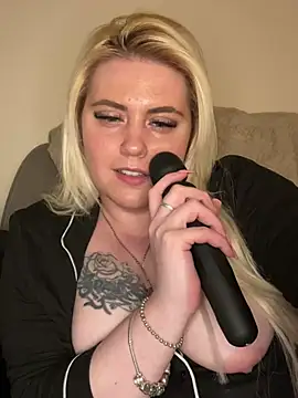 Blondiee3088 online show from 03/07/25, 12:34