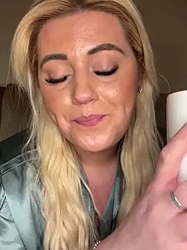 Blondiee3088 online show from 03/08/25, 07:09